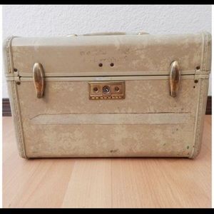 samsonite train case luggage